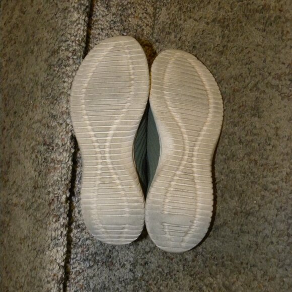 Women Size 8 - Green Slip-Ons by Skechers - Picture 4 of 4